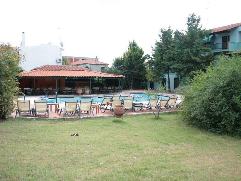 Eden Hotel Áfitos Exterior foto